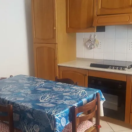 Il Mandarino Apartmán Pomonte (Livorno)